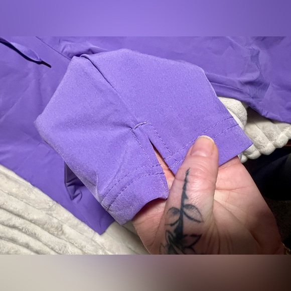 NWOT Bright Lavender Purple ADAR Scrub Set - Picture 6 of 12